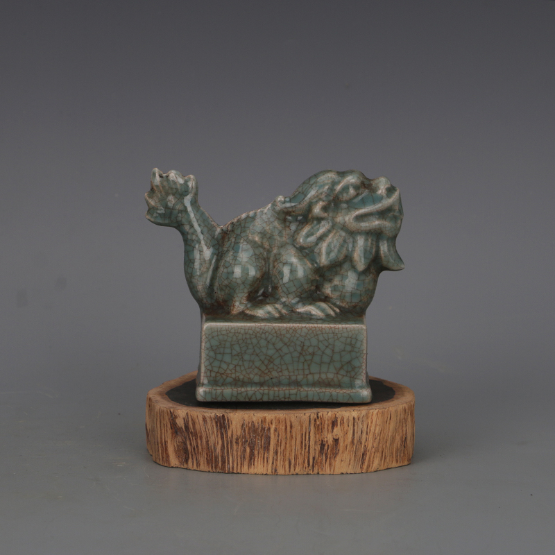 宋汝窯清涼寺青釉開片両耳錬丹炉  工芸品美術品 置物 セール 登場から人気沸騰】 宋汝窯清涼寺青釉開片両耳錬丹炉