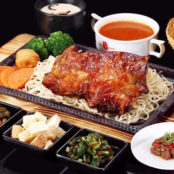 赤鬼炙燒牛排-酥烤雞排餐