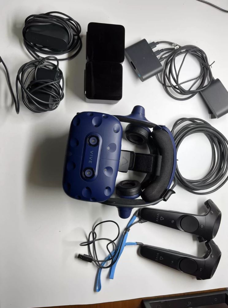 HTC VIVE Pro專業基礎版套裝串流線手柄頭盔定位器二手配件