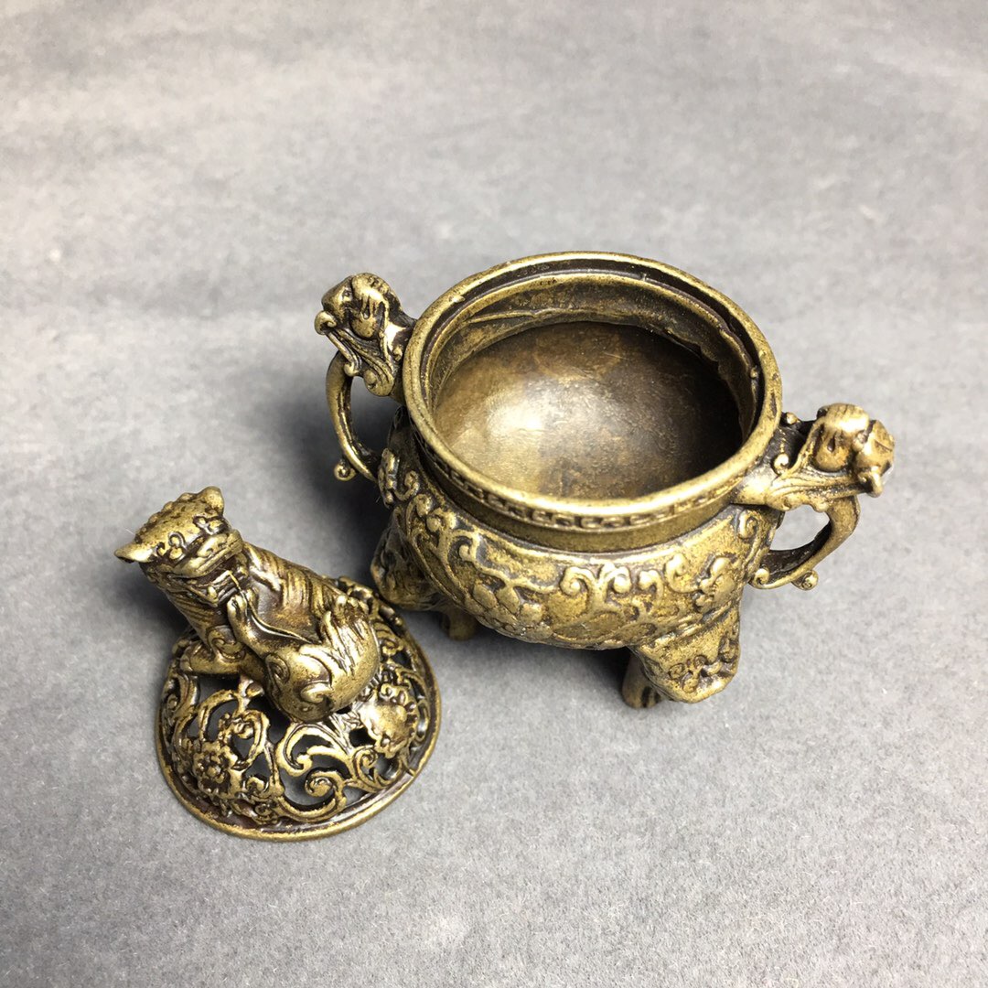 古玩銅器銅爐獸頭三足雙耳小銅香爐仿古做舊老銅微雕熏香爐小把件| 協貿