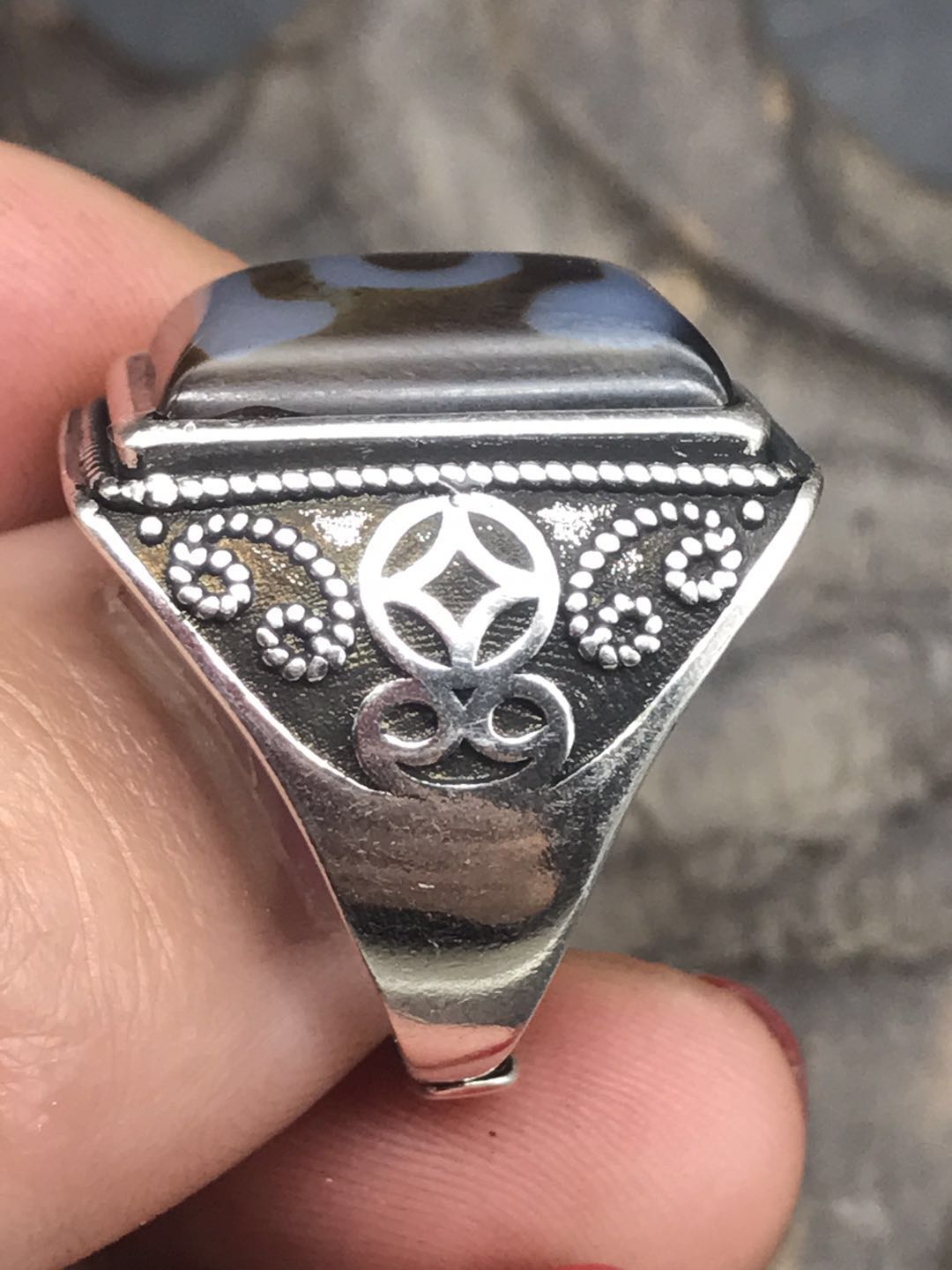 收藏西藏老礦天珠天然羊板眼天眼藥師線珠天珠銀戒指真品| 協貿國際